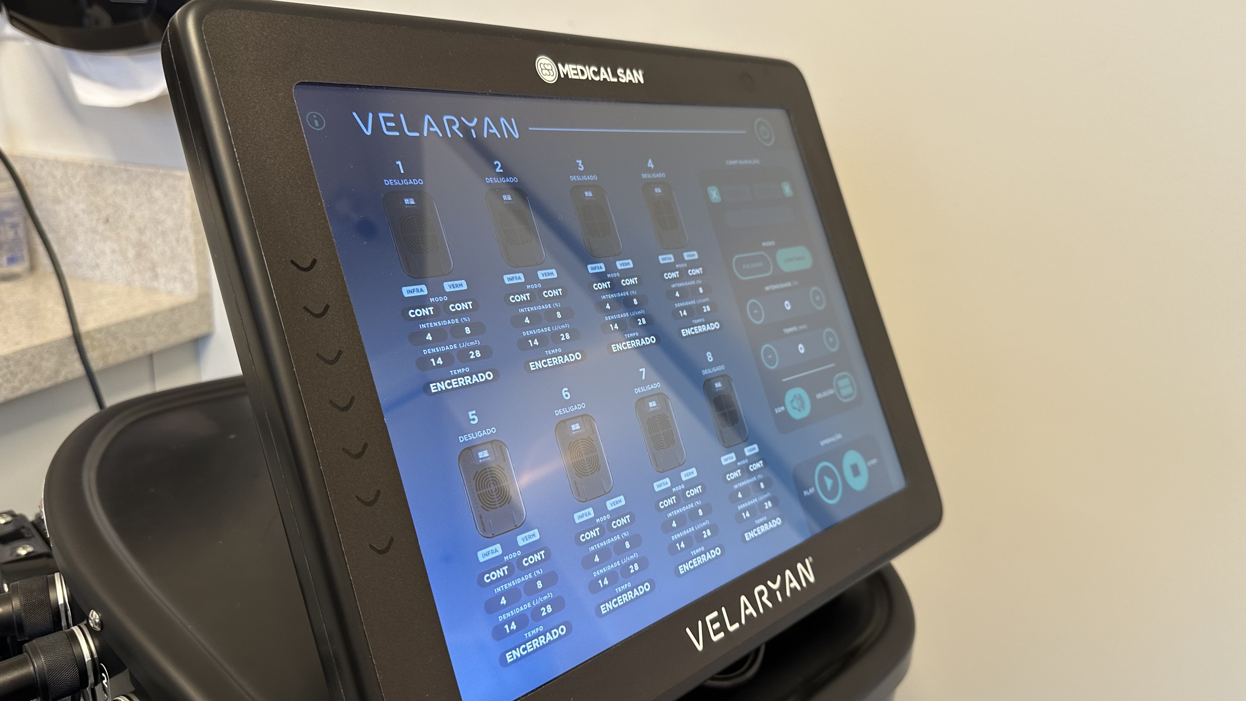 Equipamento Velaryan de fototerapia do Instituto Junges Carvalho
